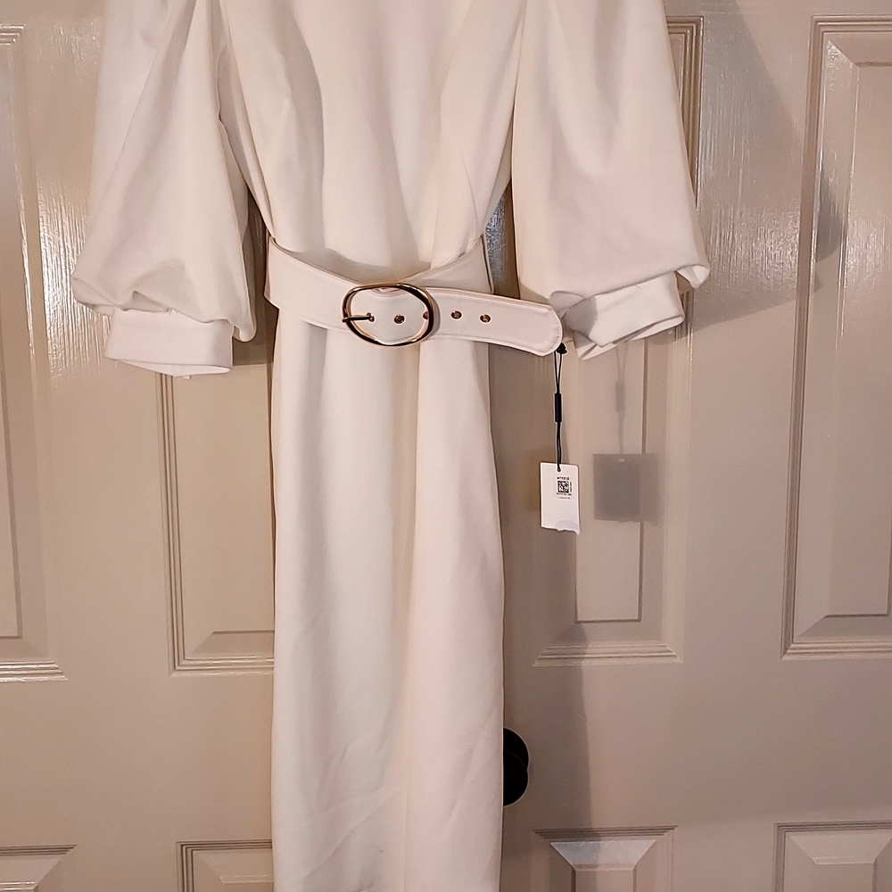 Calvin Klein Cream Dress Self Belt. New W Tags Gorgeous